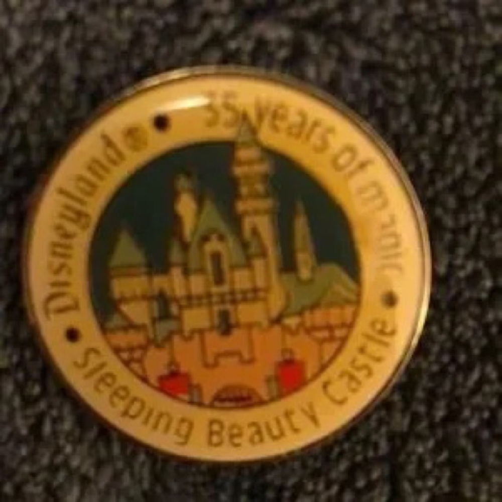 Disneyland Sleeping Beauty Castle Commemorative Pin - Gold, Blue, Green - Picture 1 of 7